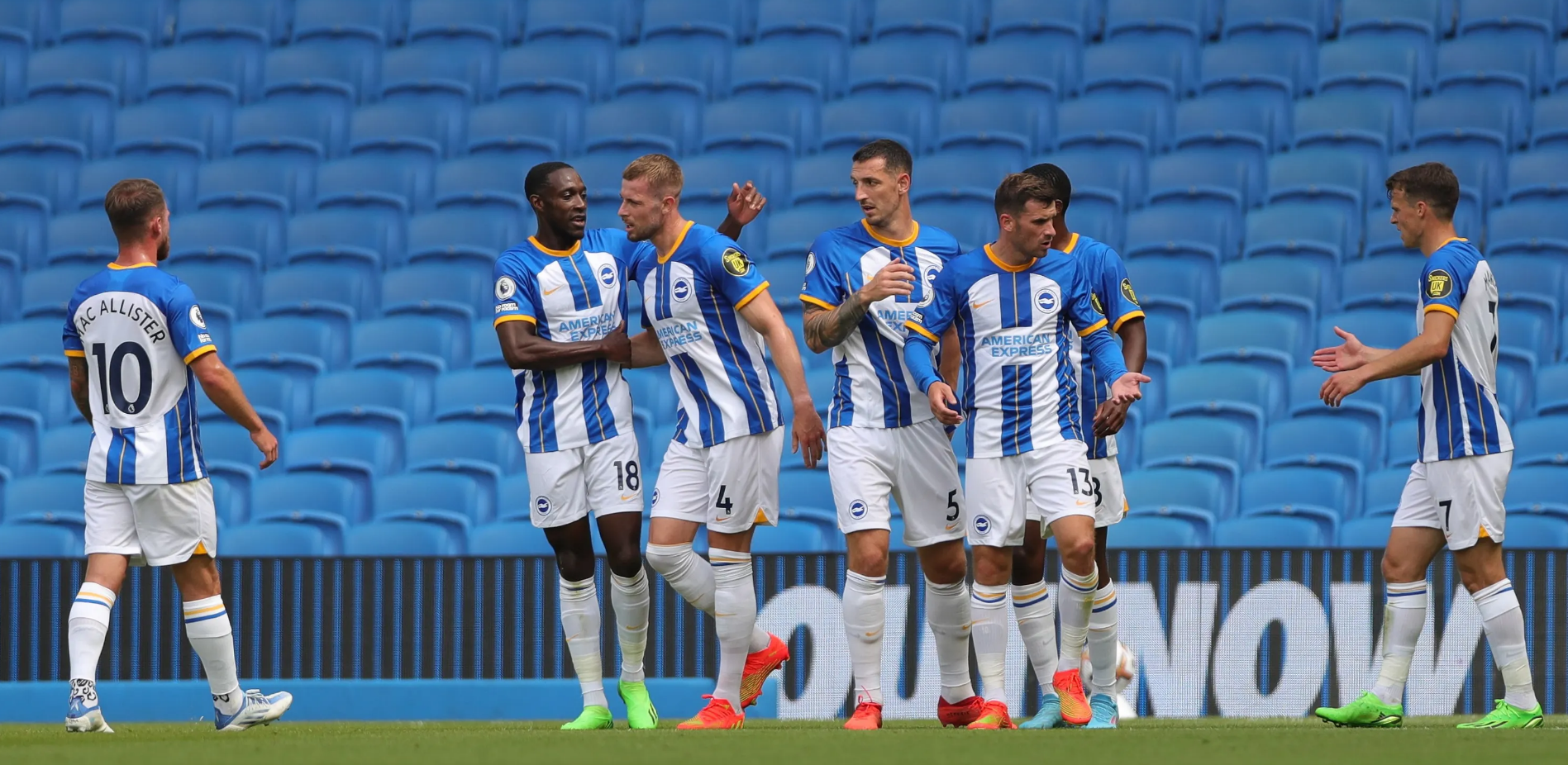 莎拉波娃迎来十五赛季出色发挥，巴黎圣日耳曼观众热烈欢呼！